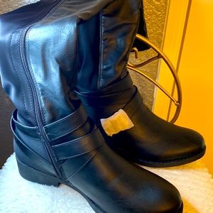 Black long boots with belt